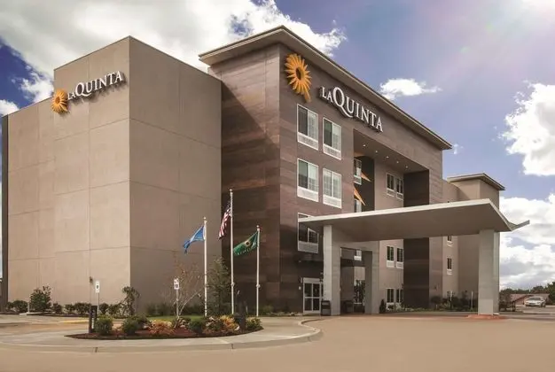 LA QUINTA INN SUITES BY WYNDHAM MOBILE