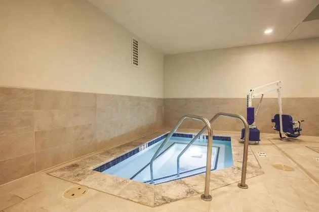 La Quinta Inn & Suites by Wyndham Morgan Hill-San Jose South - Havuz
