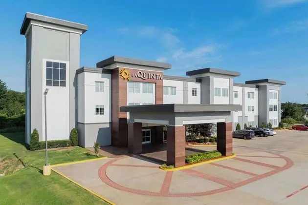La Quinta Inn & Suites by Wyndham Muskogee - Öne Çıkan Resim