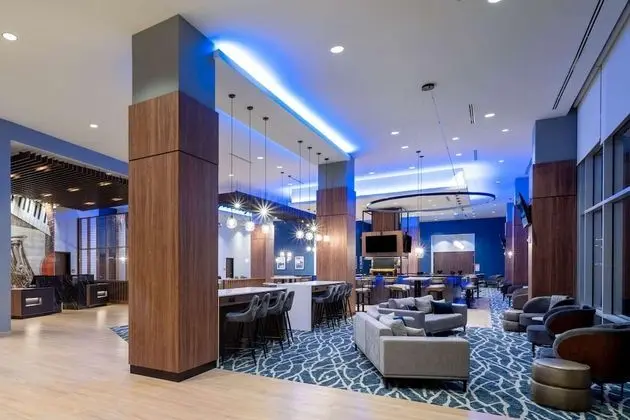 La Quinta Inn & Suites by Wyndham Nashville Downtown / Stadium - Lobi