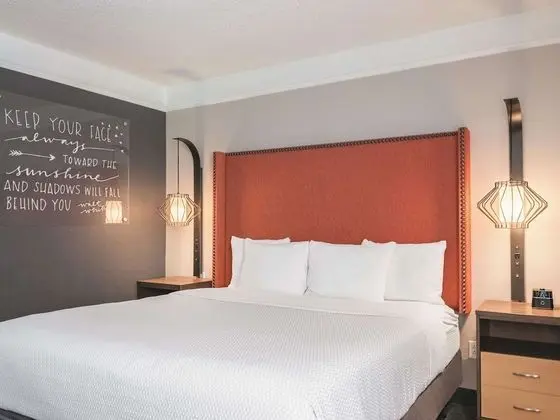 La Quinta Inn & Suites by Wyndham New Orleans Downtown - Oda