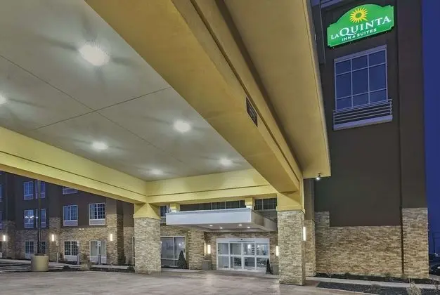 La Quinta Inn & Suites by Wyndham Niagara Falls - Dış Mekan