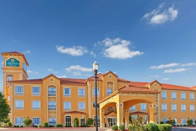 La Quinta Inn & Suites by Wyndham OKC North - Quail Springs - Dış Mekan