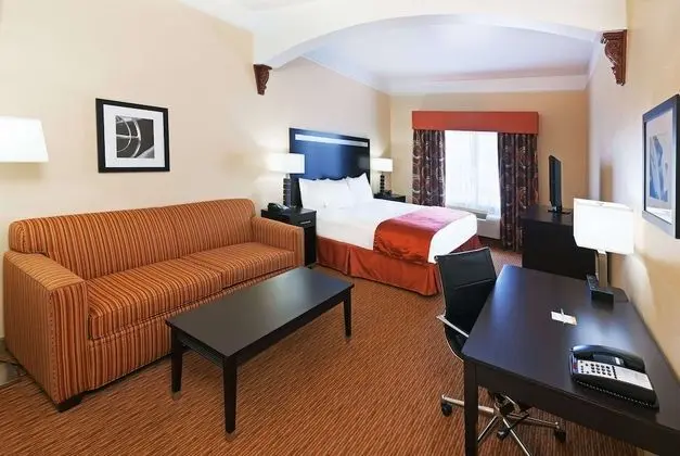 La Quinta Inn & Suites by Wyndham OKC North - Quail Springs - Oda
