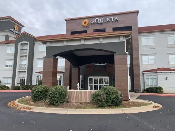 La Quinta Inn & Suites by Wyndham OKC North - Quail Springs - Öne Çıkan Resim