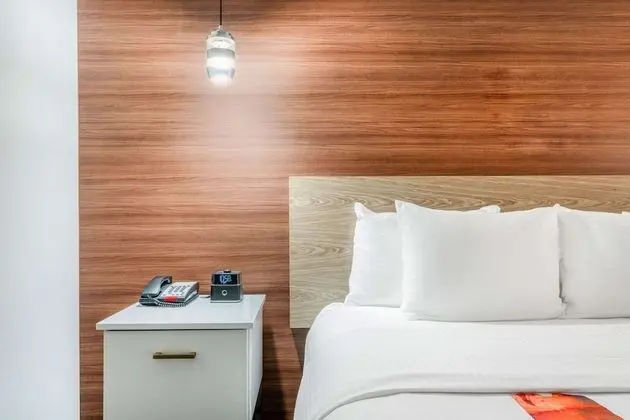 La Quinta Inn & Suites by Wyndham Oklahoma City Airport - Oda