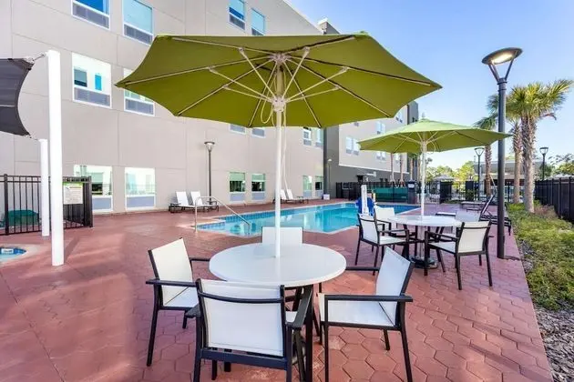 La Quinta Inn & Suites by Wyndham Orlando - IDrive Theme Parks - Havuz