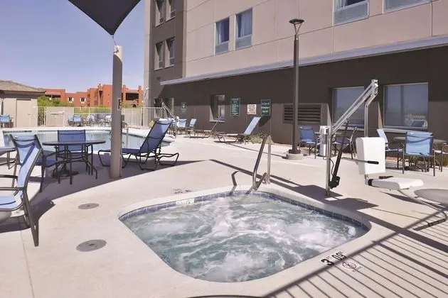 La Quinta Inn & Suites by Wyndham Page at Lake Powell - Havuz