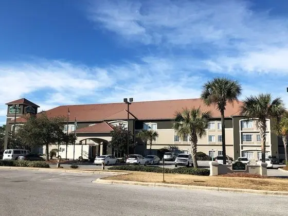 La Quinta Inn & Suites by Wyndham Panama City Beach - Dış Mekan