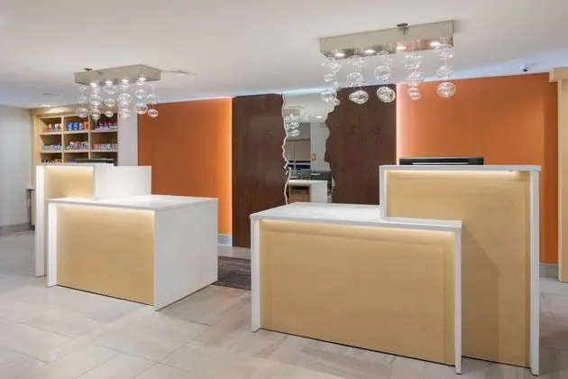 La Quinta Inn & Suites by Wyndham Perry - Lobi
