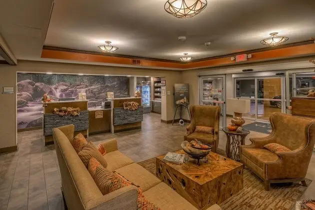 La Quinta Inn & Suites by Wyndham Pigeon Forge - Lobi