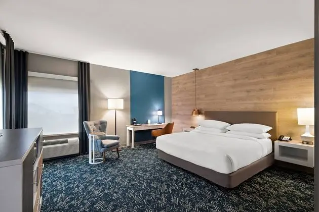 LA QUINTA INN SUITES BY WYNDHAM PLANO LEGACY FRISC
