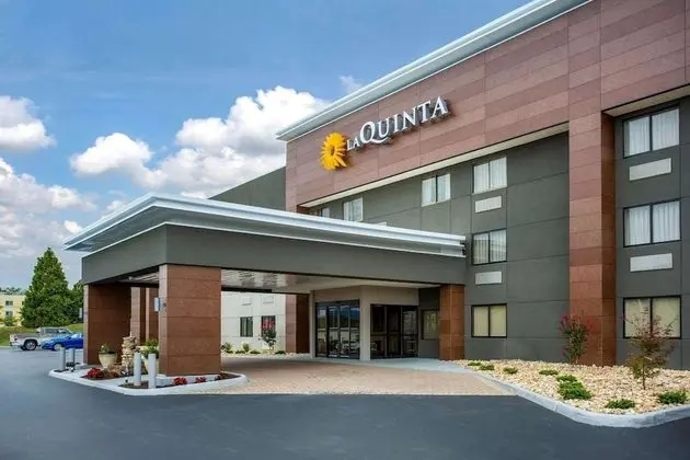 La Quinta Inn & Suites by Wyndham Roanoke Salem - Dış Mekan