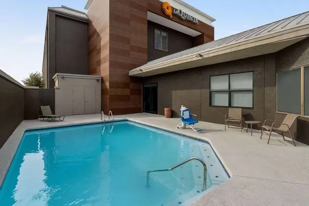 La Quinta Inn & Suites by Wyndham Round Rock North - Havuz