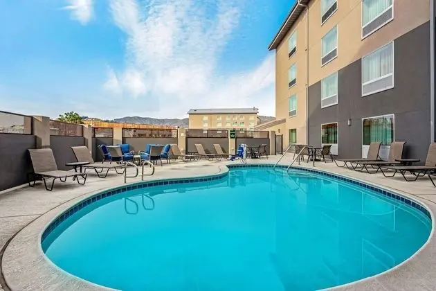 La Quinta Inn & Suites by Wyndham San Francisco Airport N - Havuz