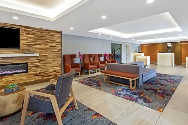 La Quinta Inn & Suites by Wyndham San Francisco Airport N - Lobi