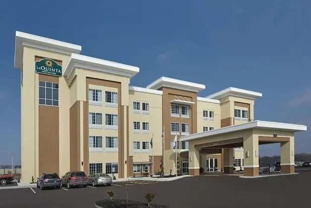 La Quinta Inn & Suites by Wyndham Springfield IL - Dış Mekan