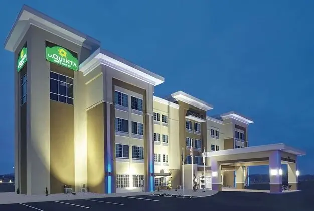 La Quinta Inn & Suites by Wyndham Springfield IL - Öne Çıkan Resim