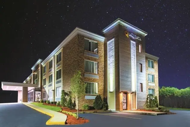 La Quinta Inn Suites By Wyndham Sturbridge