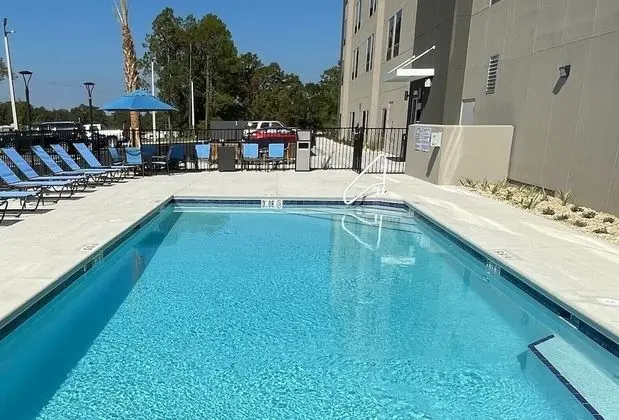 La Quinta Inn & Suites by Wyndham Valdosta - Havuz