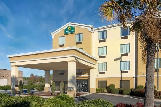 La Quinta Inn & Suites by Wyndham Warner Robins - Robins AFB - Dış Mekan