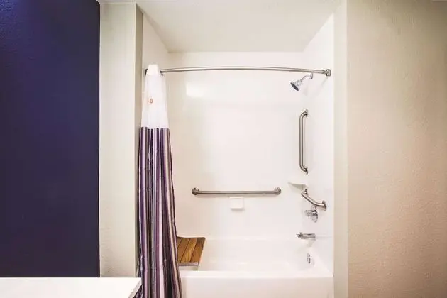 La Quinta Inn & Suites by Wyndham Wichita Northeast - Oda