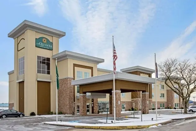La Quinta Inn & Suites by Wyndham York - Dış Mekan