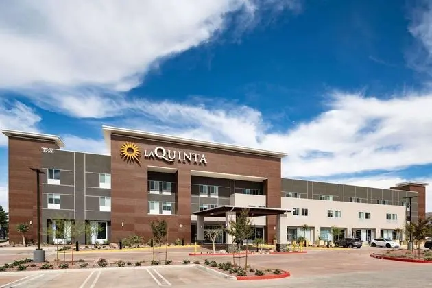 La Quinta Inn & Suites By Wyndham Yucaipa - Dış Mekan