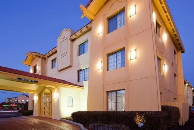 La Quinta Inn by Wyndham Albuquerque Airport - Dış Mekan
