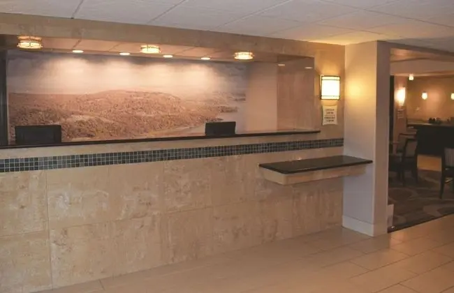 La Quinta Inn by Wyndham Binghamton - Johnson City - Lobi