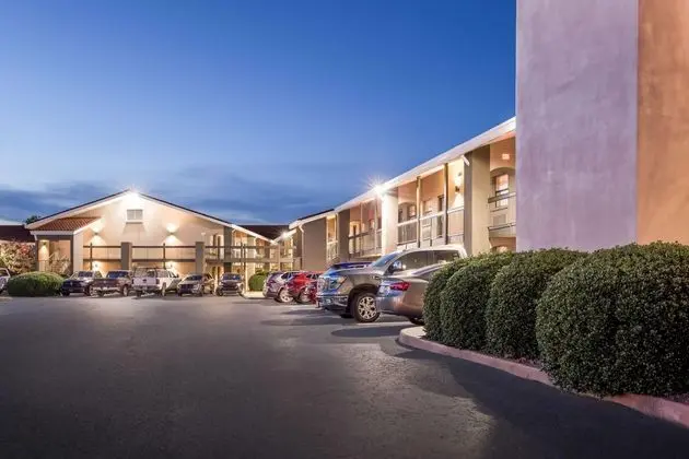 La Quinta Inn by Wyndham Huntsville Research Park - Dış Mekan