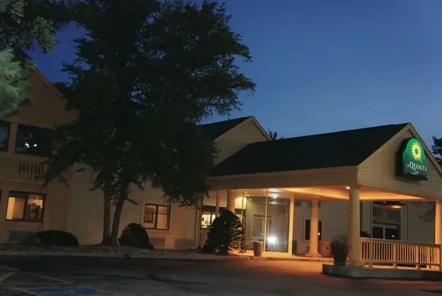 La Quinta Inn by Wyndham Omaha Southwest - Dış Mekan