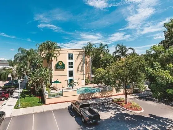 La Quinta by Wyndham Plantation at SW 6th St