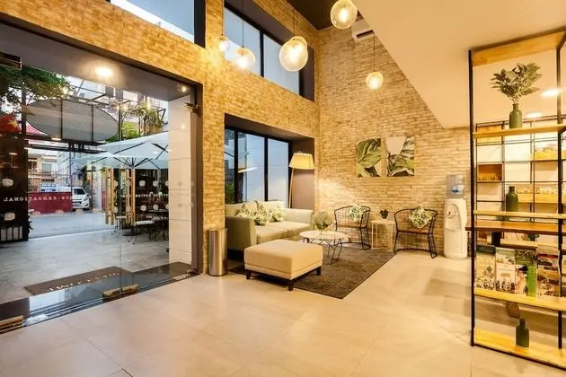La Regatta Boutique Residences - Lobi