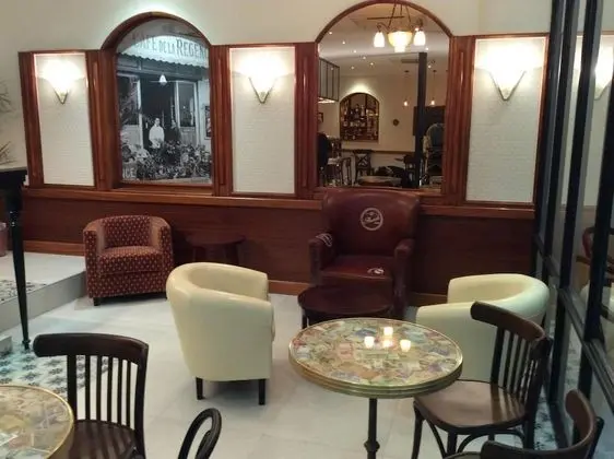 Hotel La Regence - Lobi