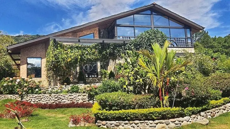 La Residencia by Villa Alejandro