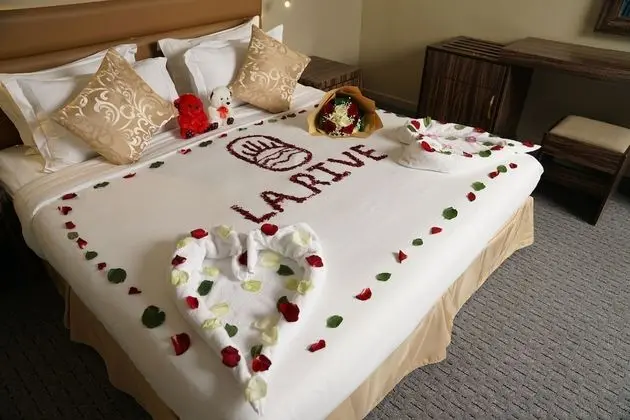 La Rive Hotels & Suites (Formerly known as Ghosn Al Banafsej) - Öne Çıkan Resim