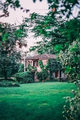 La Roane Yoga & Creativity Center