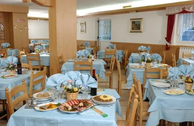 Hotel La Roccia - Yerinde Yemek