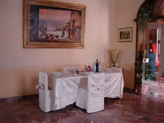 Hotel La Rosa - Yerinde Yemek