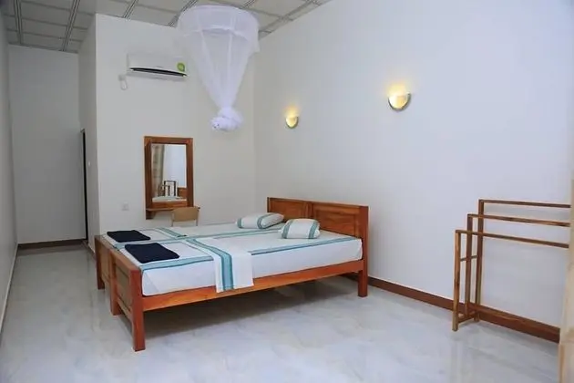 La Safari Inn Tissamaharama - Oda