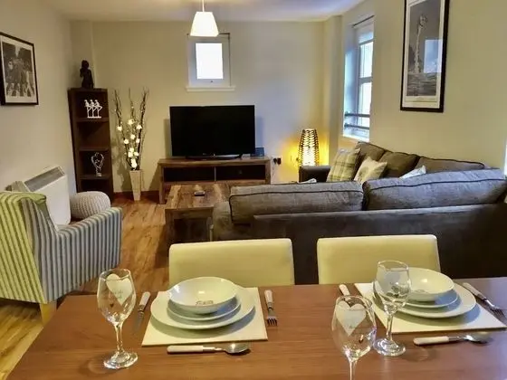 La Scala Inverness City Apartment - 1