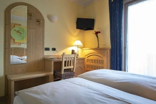 Hotel La Suisse - Oda