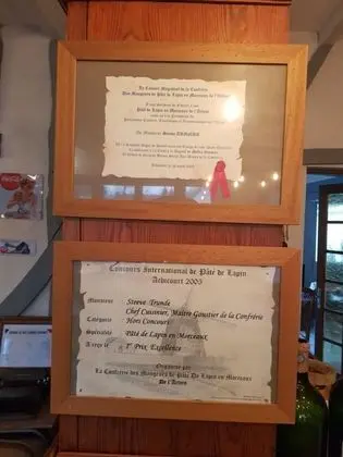 La Taverne - İç Mekan