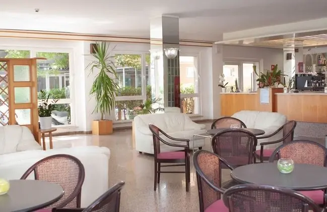 Hotel La Torretta Bramante - Lobi