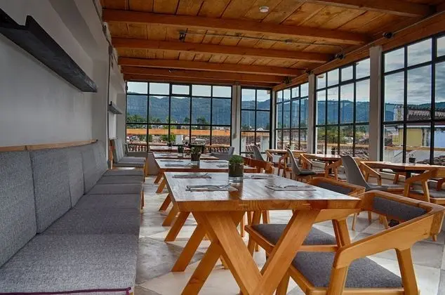 La Tozi Galería Hotel - Yerinde Yemek