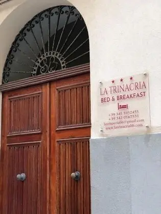 La Trinacria Bed & Breakfast