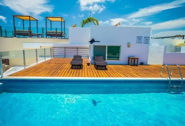 La Vista Condo Beachside