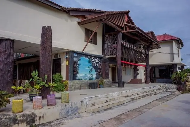Labis Sunrise Farm Stay