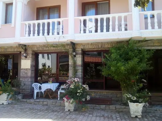 Laçin Apart Otel